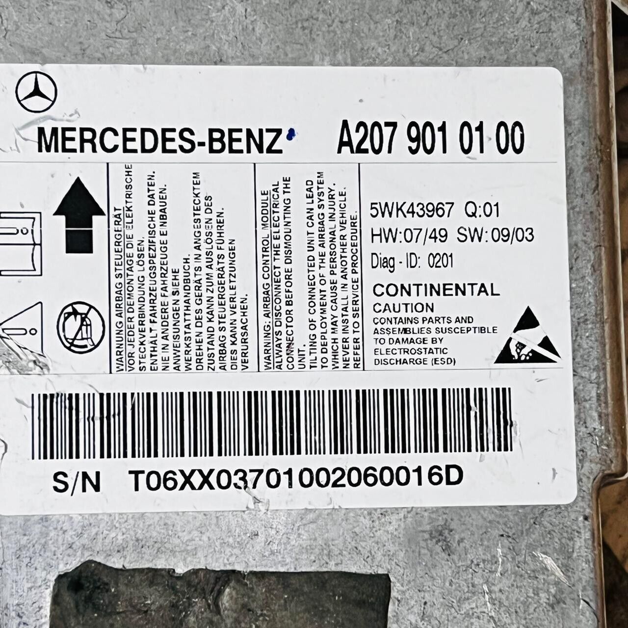 2010-2013 Mercedes-Benz E-CLASS Airbug Control Module - A2079010100 / 5WK43967