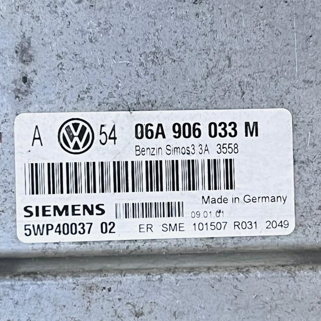 Volkswagen Engine Control Unit ECU - 06A906033M / 5WP4003702