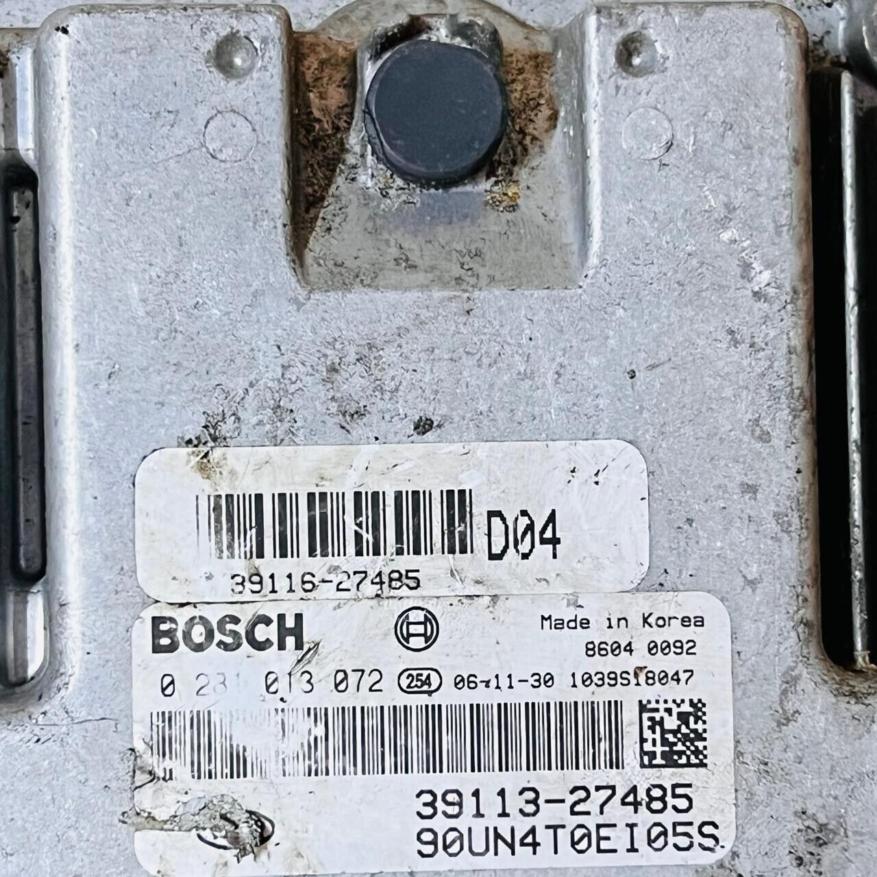 KIA Carens Engine Control Unit ECU - 39116-27485 / 39113-27485 / 0281013072