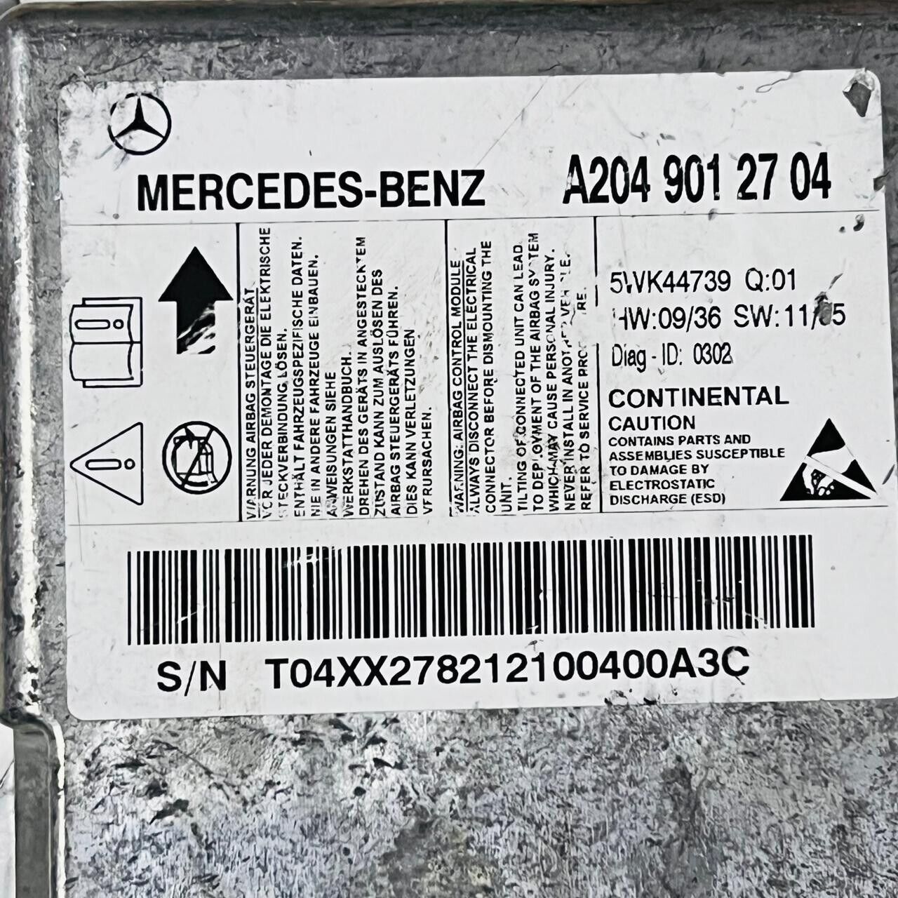 Mercedes-Benz W204 Airbug Control Module - A2049012704 / 5WK44739