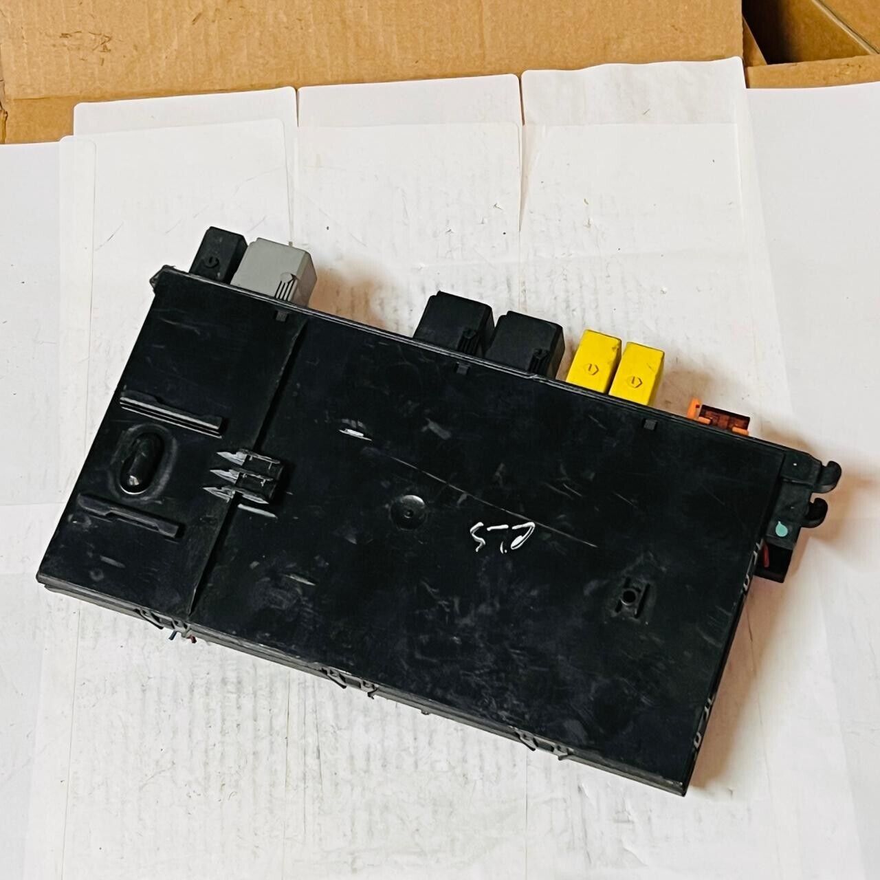 2006-2011 Mercedes-Benz E350 Fuse Relay Box - 2115455301 / 5DK008047-27