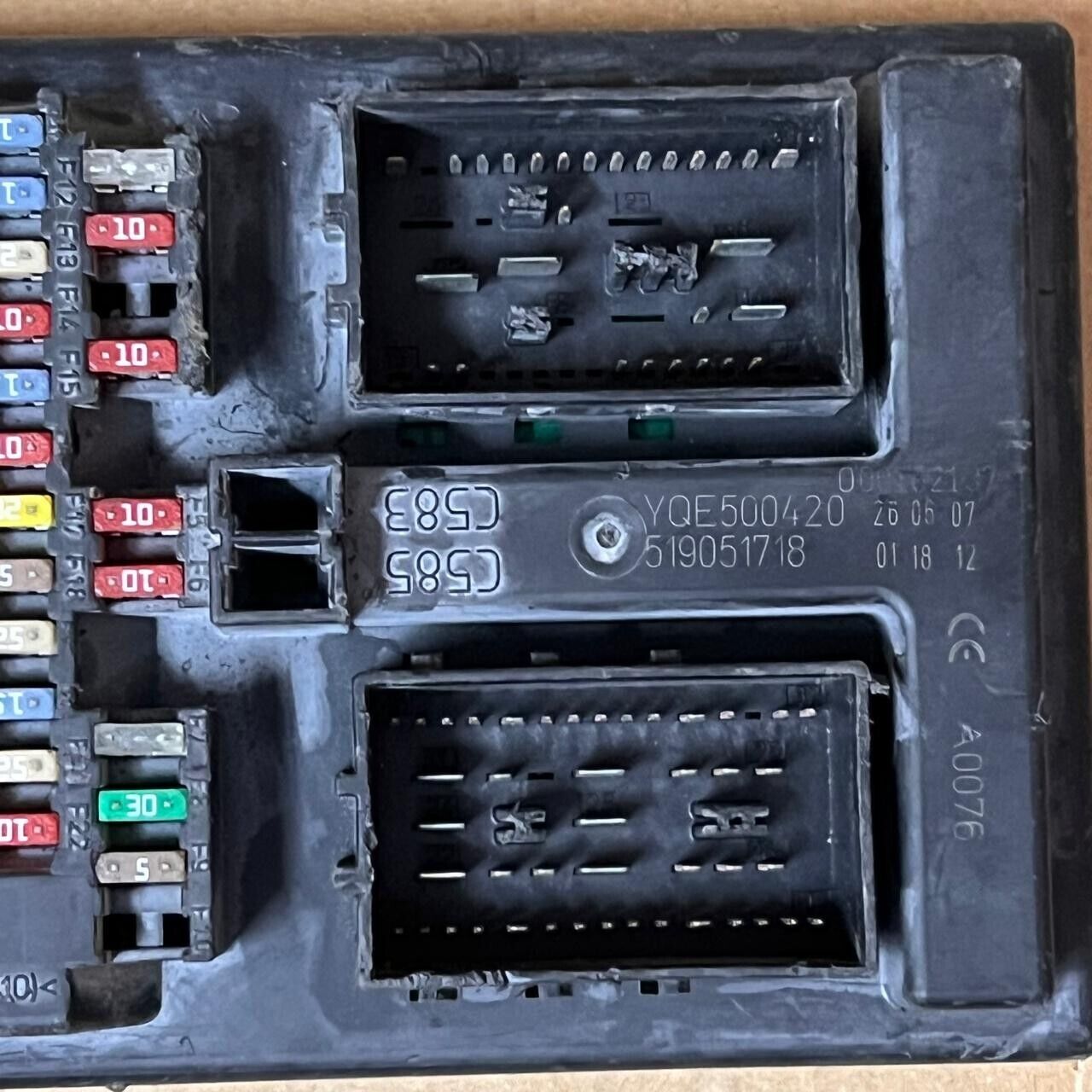 Land Rover Main Fuse Box TDV 6 Discovery 3 Range Rover  YQE500420/519051718