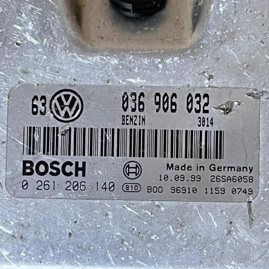 VW Golf IV 1.4 55kW Bj.00 Bosch ECU Motorsteuergerät 036906032, 0261206140