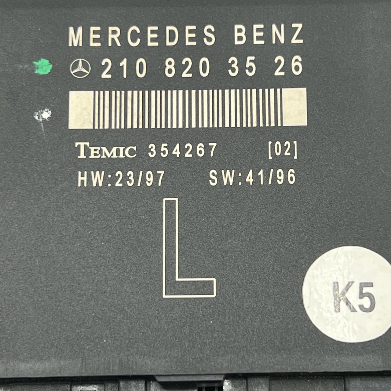 Mercedes-Benz C-Class w202 left door/ 2108203526 /window control  210 820 35 26