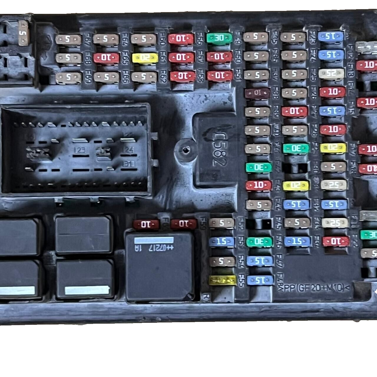 Land Rover Main Fuse Box TDV 6 Discovery 3 Range Rover  YQE500420/519051718