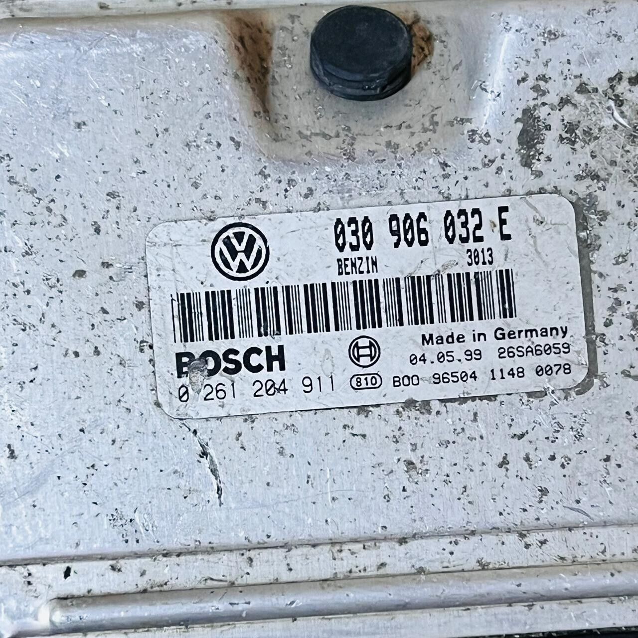 VolksWagen Lupo Engine Control Unit ECU - 030906032E / 0261204911