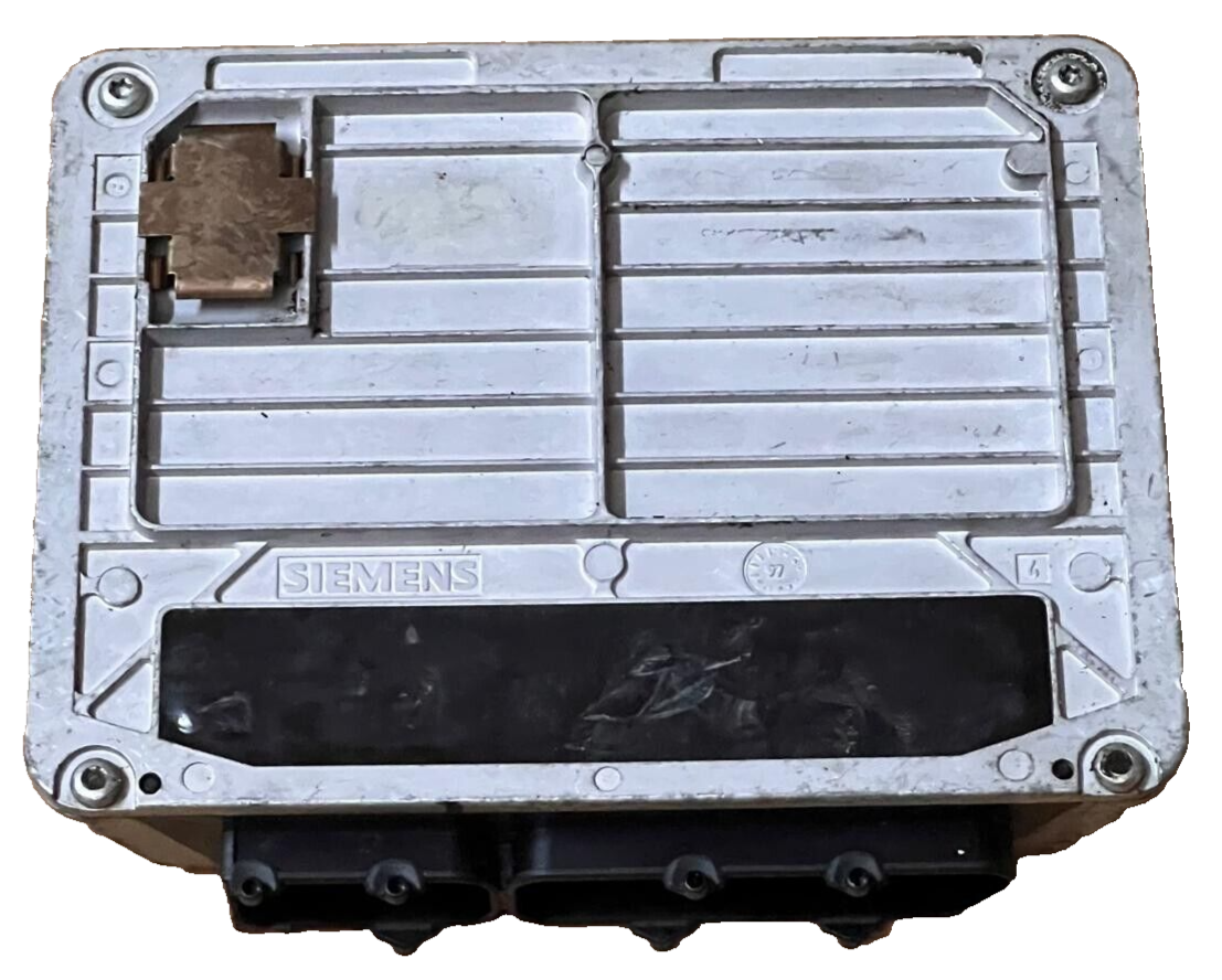 Audi A4 B5 engine control unit 3B0907557E Siemens 5WP436101