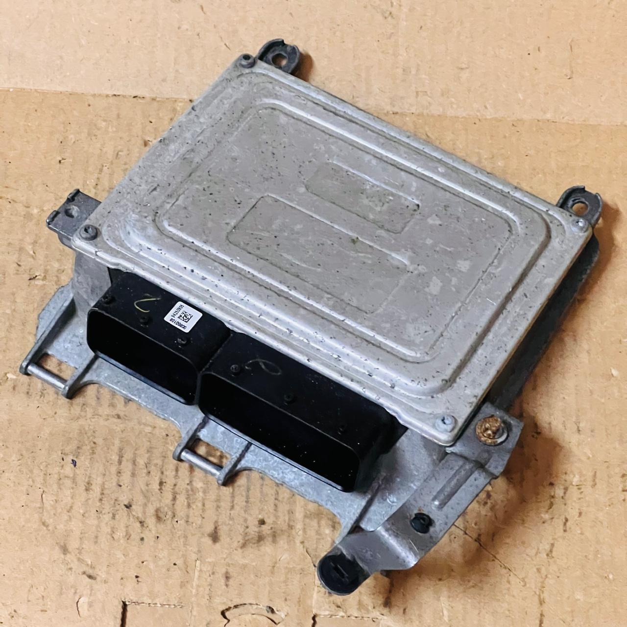 B316 MERCEDES-BENZ ENGINE CONTROL ECU OEM A2669000200 A0024463040