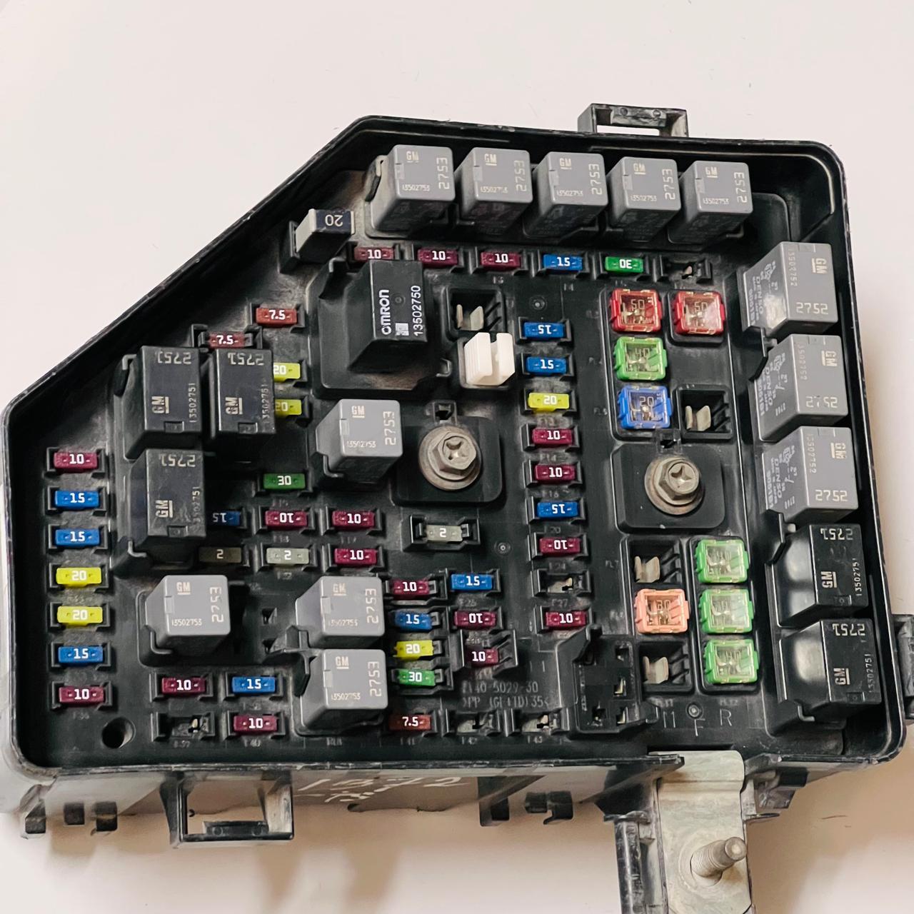 Engine Fuse Box for 2008-2009 Cadillac CTS  OEM  25936872