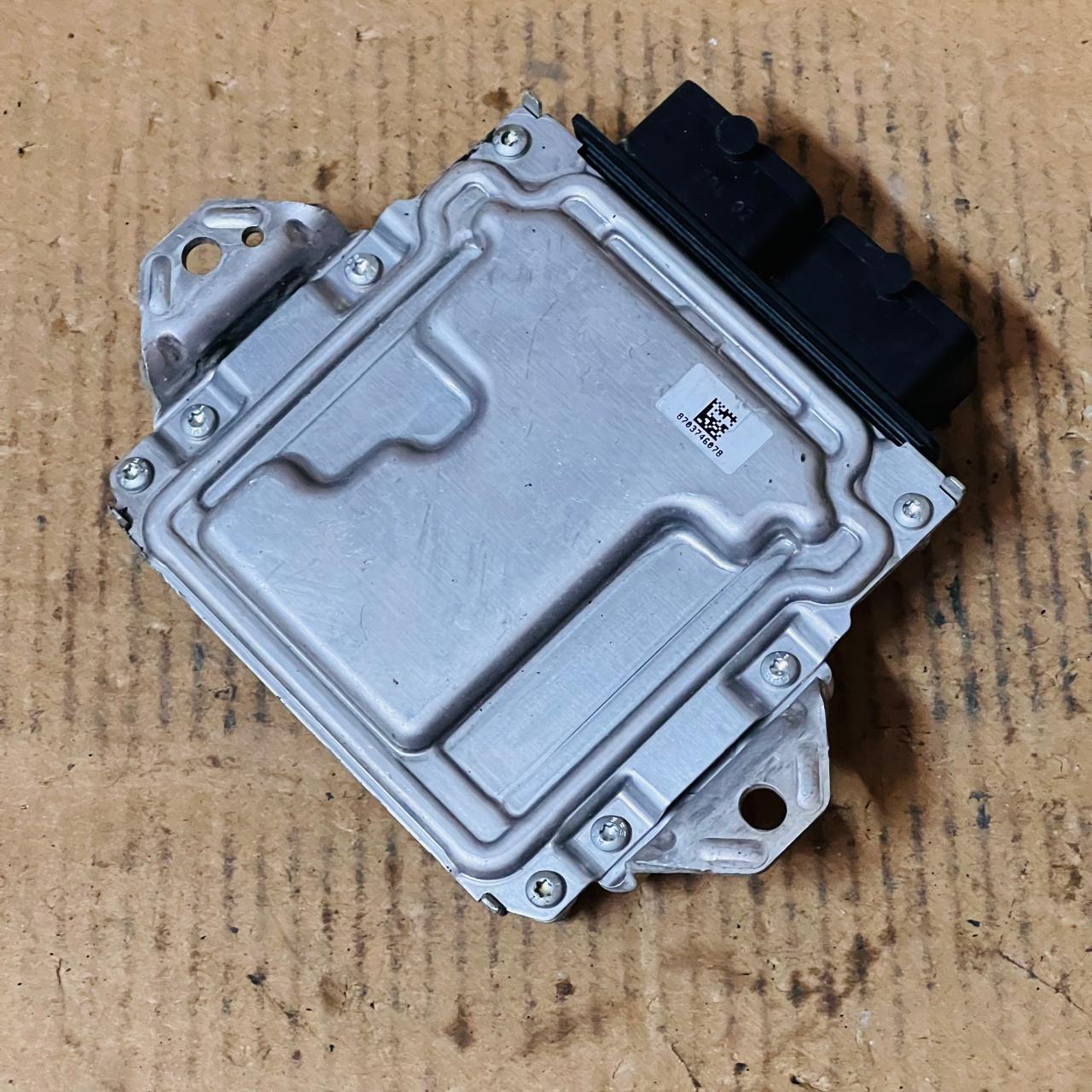 Suzuki DB819 Engine Control Unit ECU 3391069L01  0261S07288