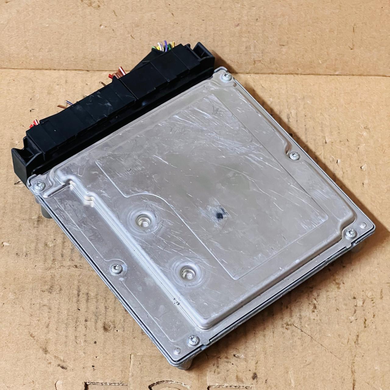 BMW E87 E90 120i 320i N46 ECU ENGINE CONTROL MODULE ECM 0261208582 12147552176