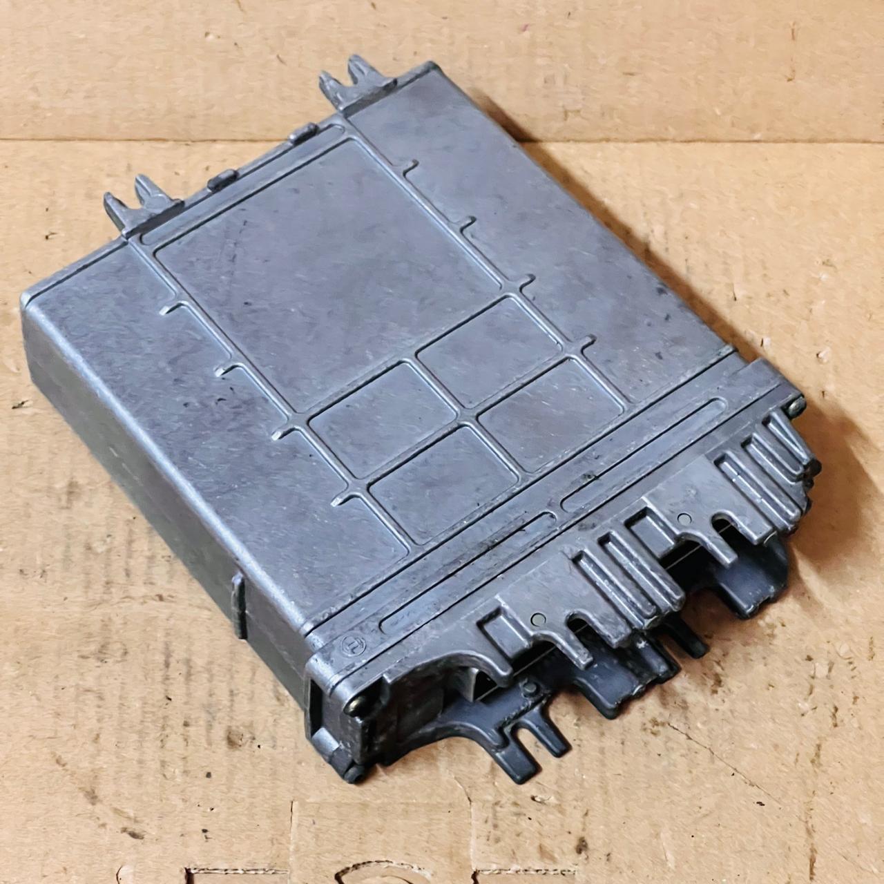 RENAULT ECU ENGINE MODULE 0281010077 7700114644 HOM7700111552 17611252