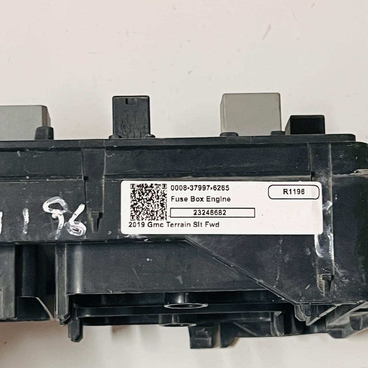 2018-2022 Gmc Terrain Slt Fwd Chevrolet Equinox Fuse Box 23246682