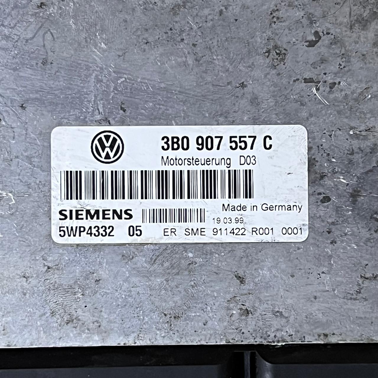 Volkswagen Siemens Engine Control Unit ECU  3B0907557C  5WP4332