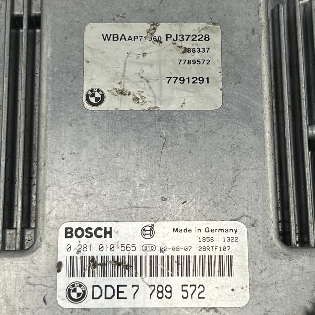 7789572 0281010565 Bosch BMW E46 3 Series Motor ECU Engine Module Unit