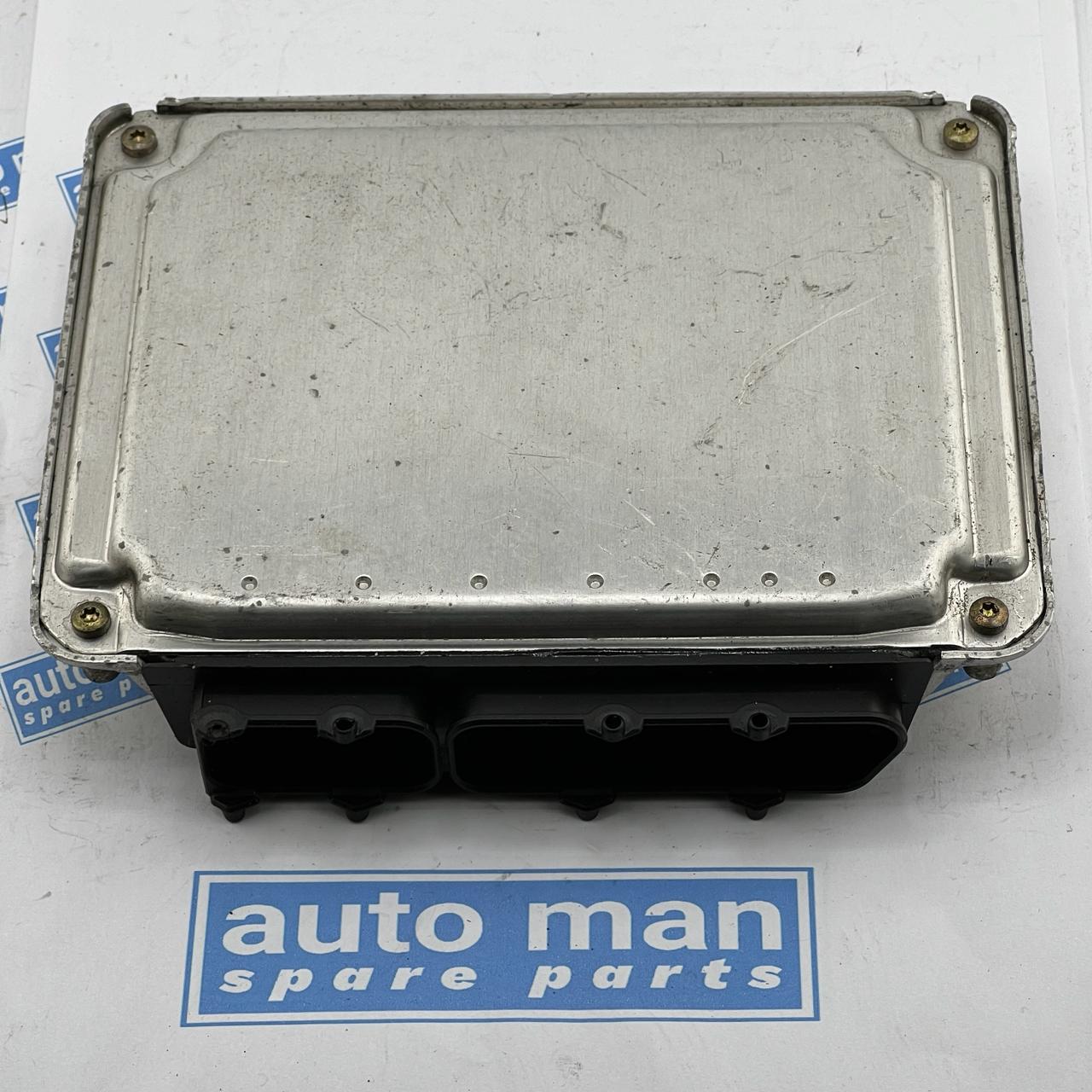 SEAT Engine Control Unit ECU 030906032C 0261204909