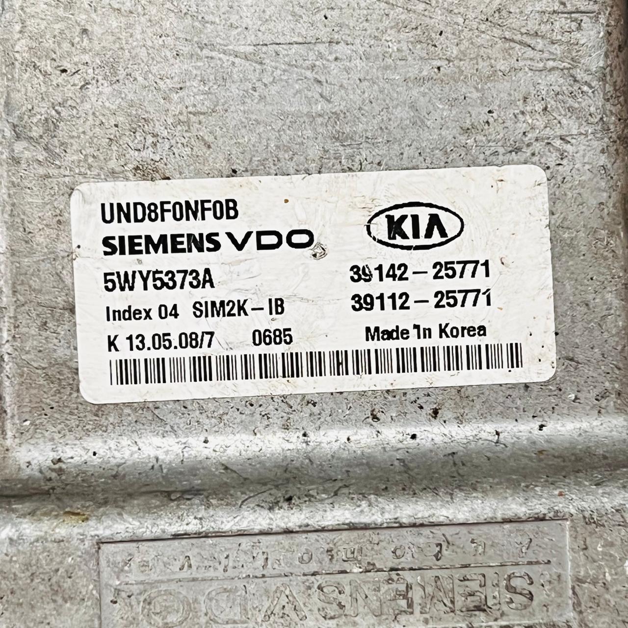 KIA Carens Engine Control Unit ECU 5WY5373A 39142-25771  39112-25771