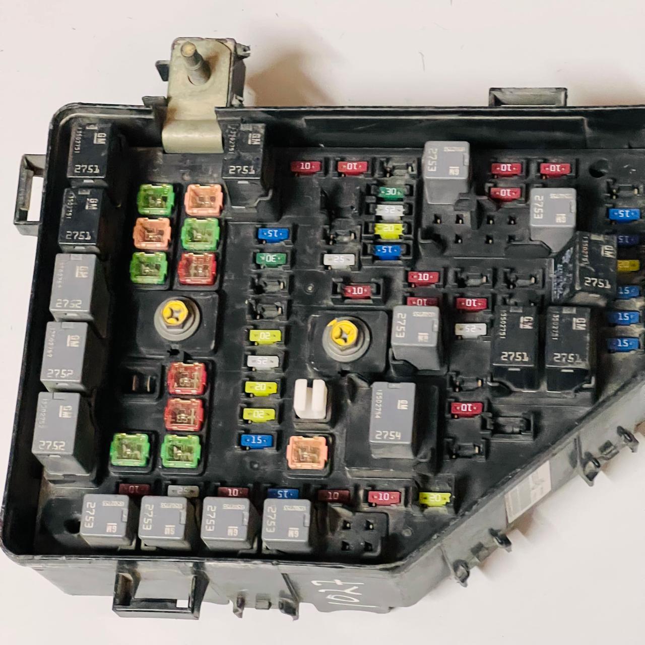 Fuse box Chevrolet Traverse 2013 Fuse Relay Junction Box OEM 22933346